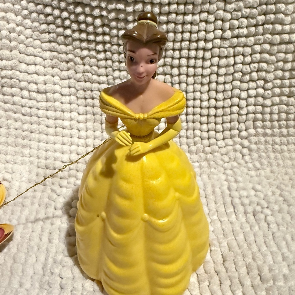 Disney Moana and Belle Figurines - Disney on Ice - Picture 5 of 7